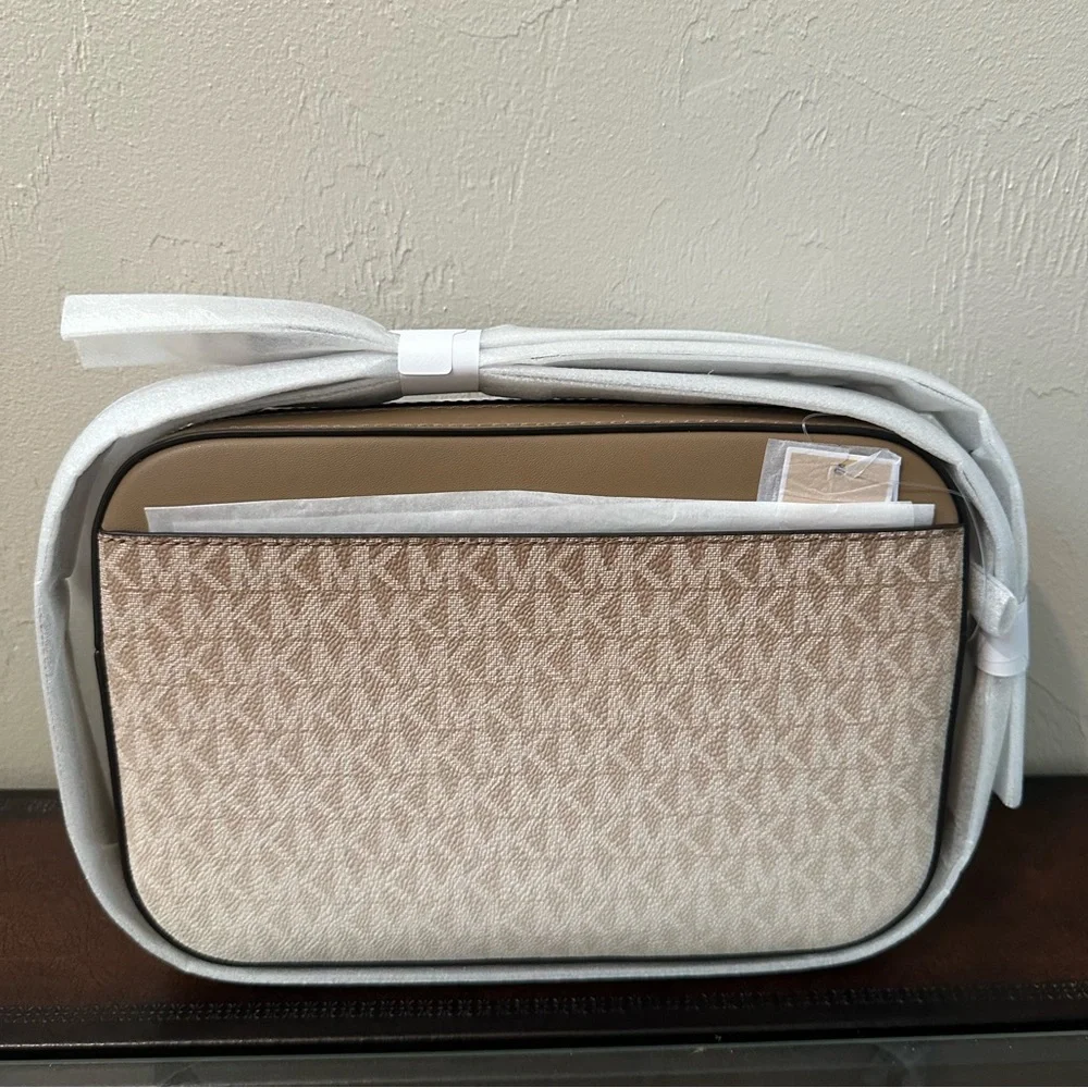 NWT Michael Kors | Large Ombré Signature Monogram Logo Crossbody Bag $398
